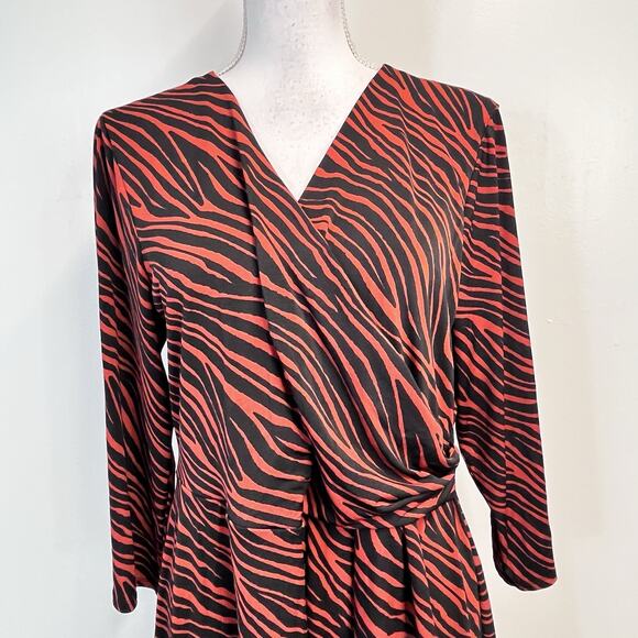 Chaus New York Tunic Top size Extra Large Dark Red Black Stripes Slinky Stretch - Picture 2 of 7